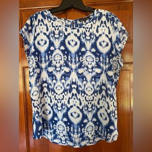 Size L blue and white